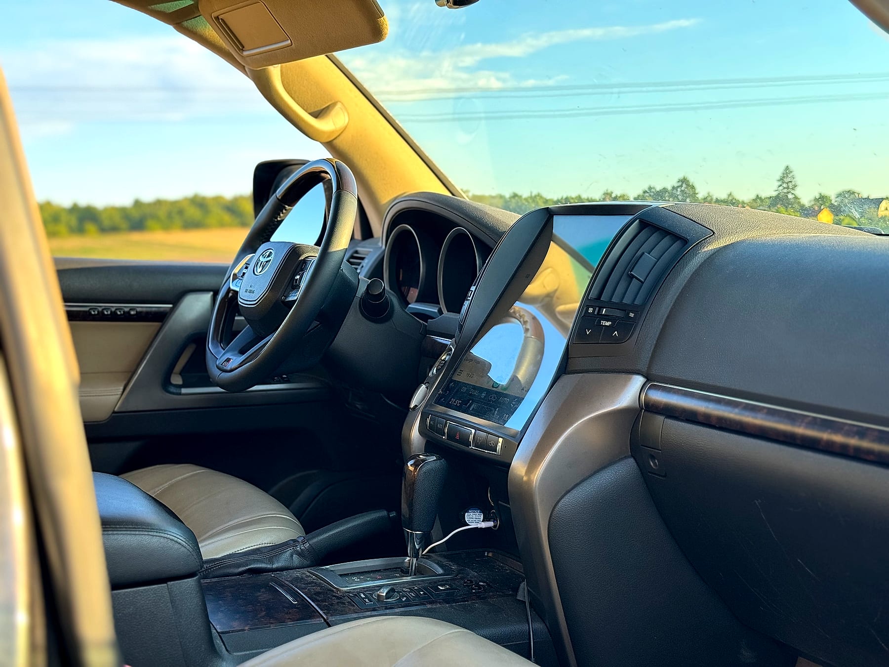 Land Cruiser interiér